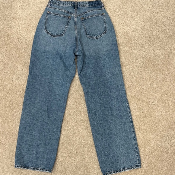 Abercrombie & Fitch Curve Love High Rise Loose Jean - Medium Wash - Picture 4 of 7